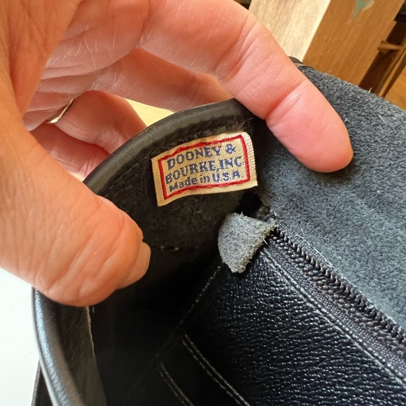 Vintage Dooney and Bourke Essex Pebbled Leather Purse - Picture 9 of 9